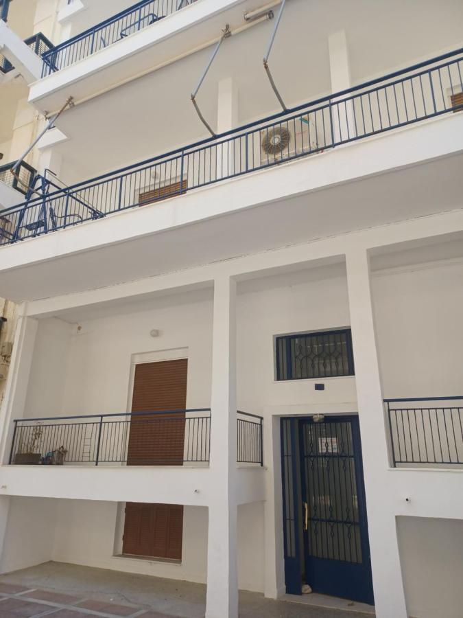 Seaside Family Apartment Loutraki Экстерьер фото