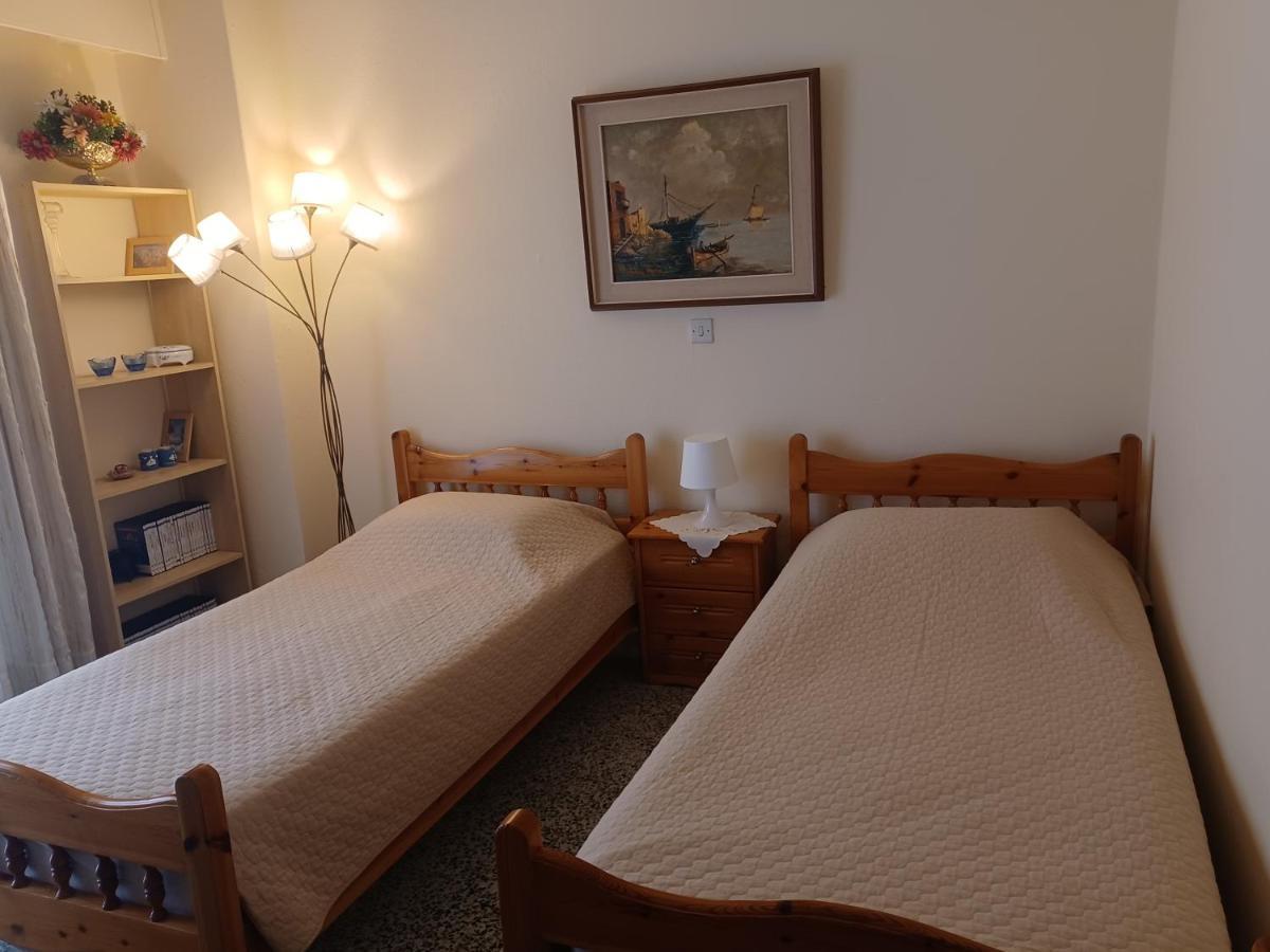 Seaside Family Apartment Loutraki Экстерьер фото